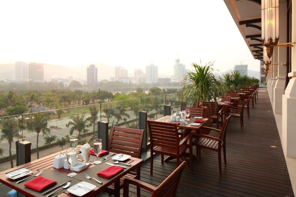 Le Parker Hotel Sanya Bagian luar foto